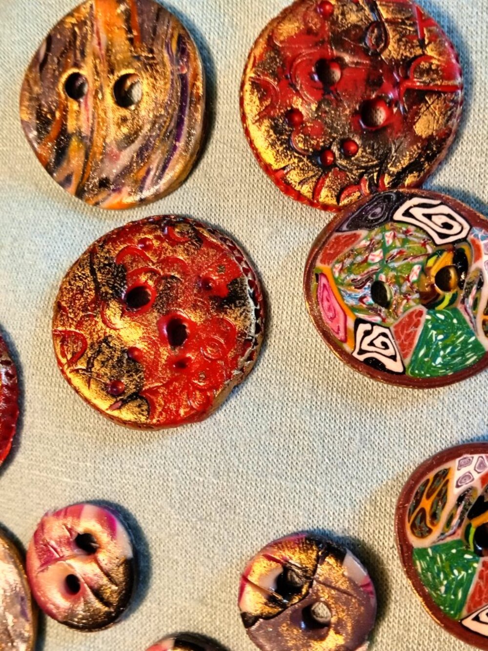 HAND MADE BUTTONS - Picture 3 of 3